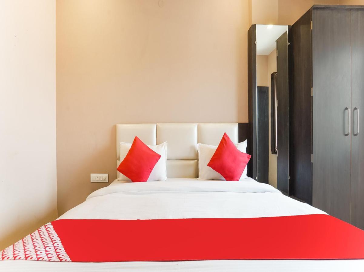 Vaccinated Staff - Oyo 74707 Balaji Inn Βαρανάσι Εξωτερικό φωτογραφία